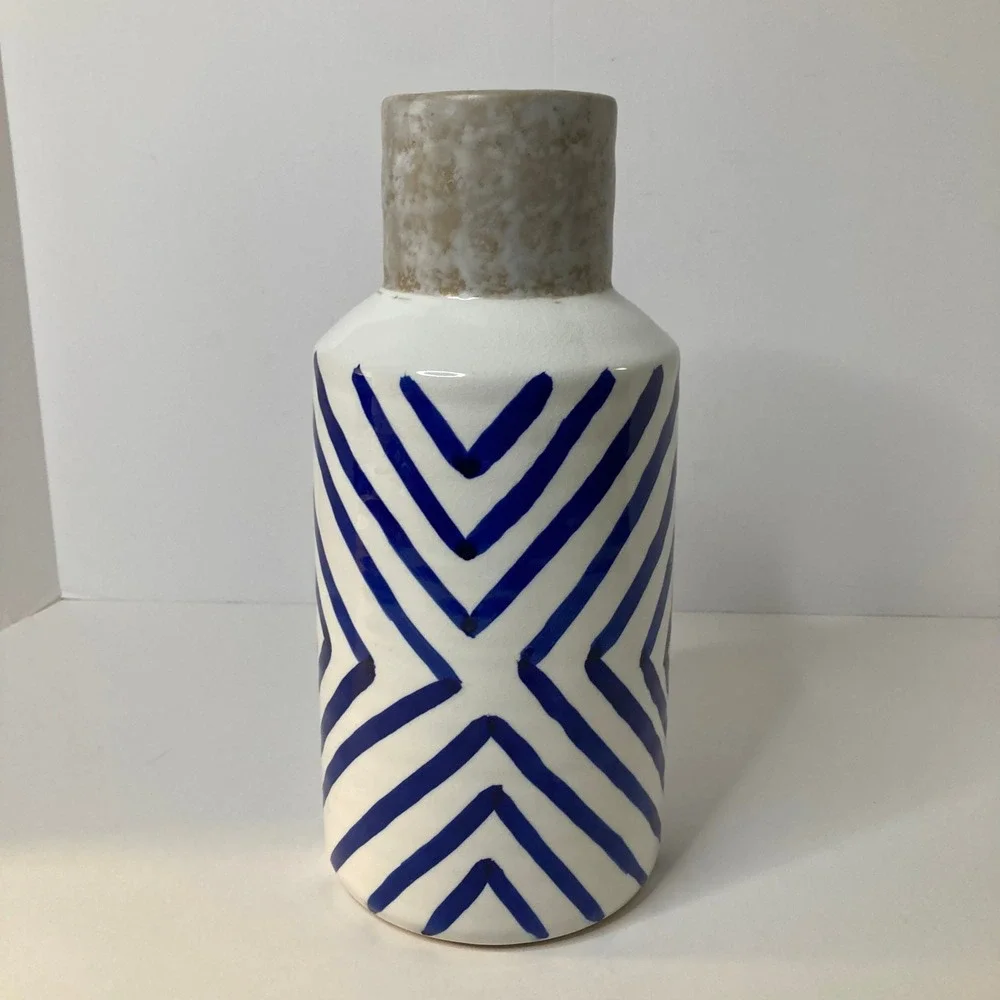 Pier 1 Imports Blue White‎ Geometric Pattern Ceramic Vase Tabletop Decor 10